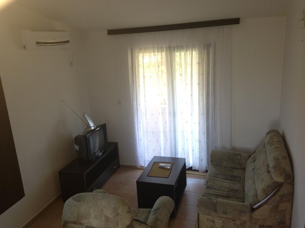 Niki Apartments 울친 객실 사진
